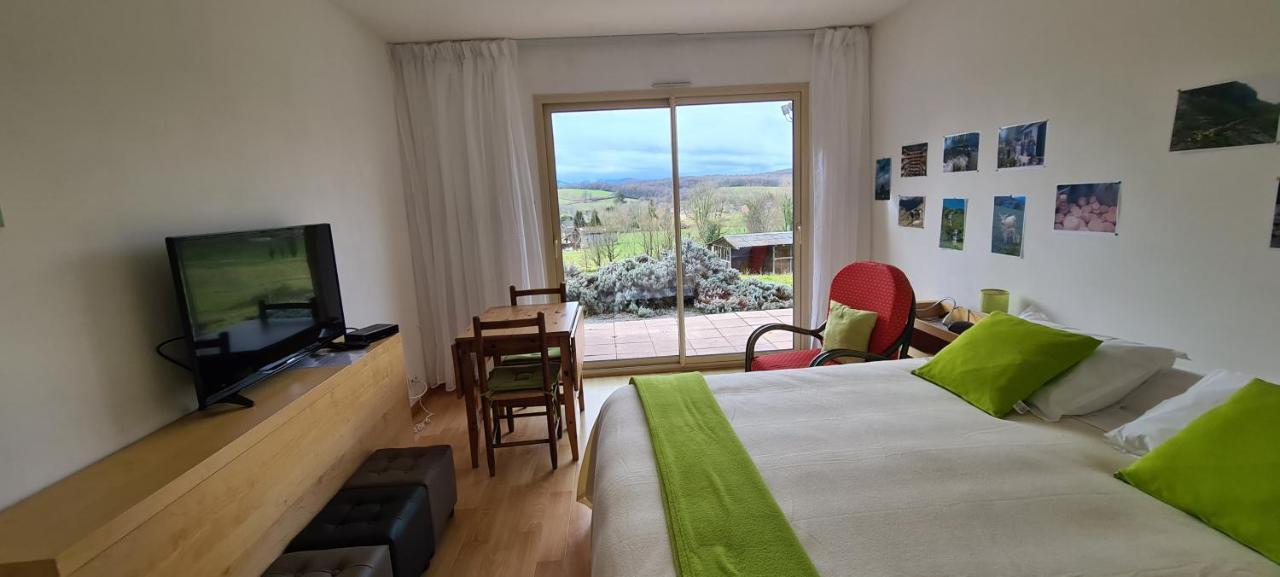 Chambres D'Hotes Relais Milord Estialescq Exterior photo